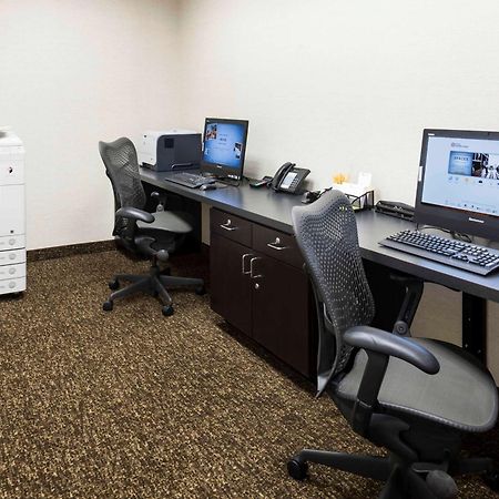 Hilton Garden Inn Dallas Луисвил Екстериор снимка