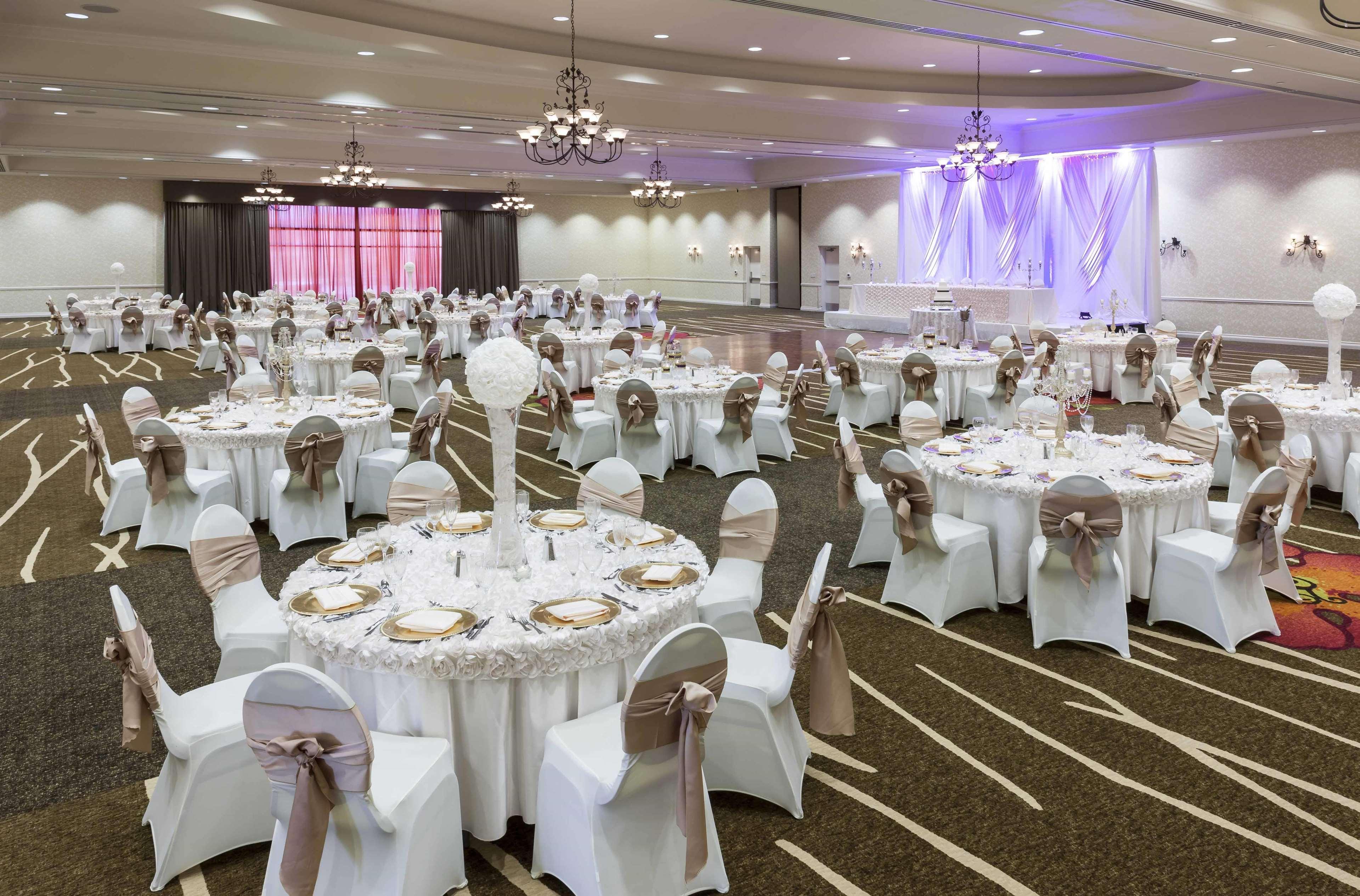 Hilton Garden Inn Dallas Луисвил Екстериор снимка