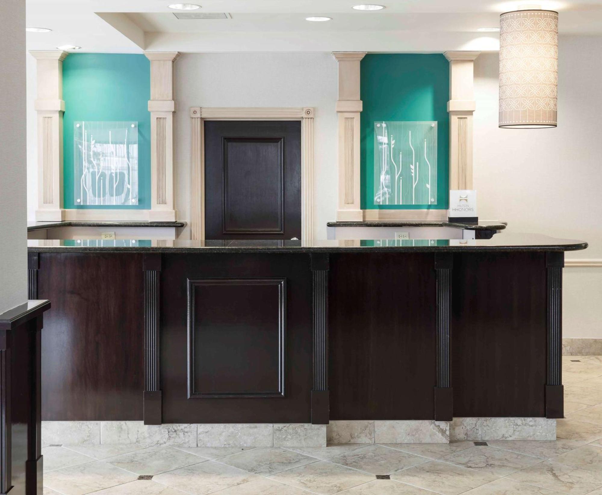 Hilton Garden Inn Dallas Луисвил Екстериор снимка