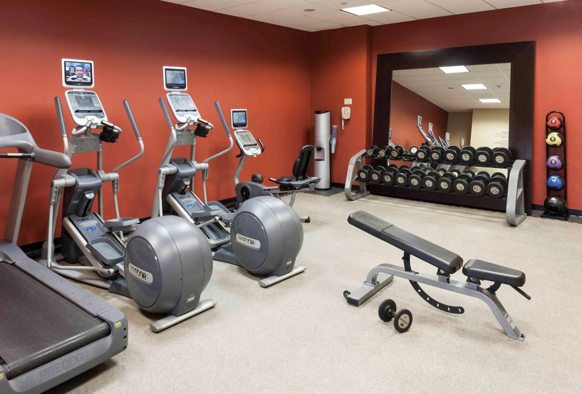 Hilton Garden Inn Dallas Луисвил Екстериор снимка