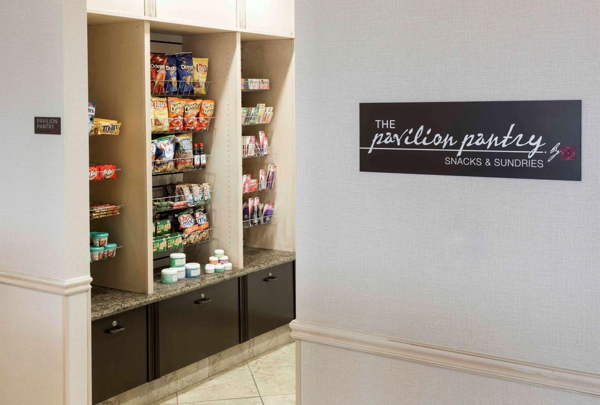 Hilton Garden Inn Dallas Луисвил Екстериор снимка