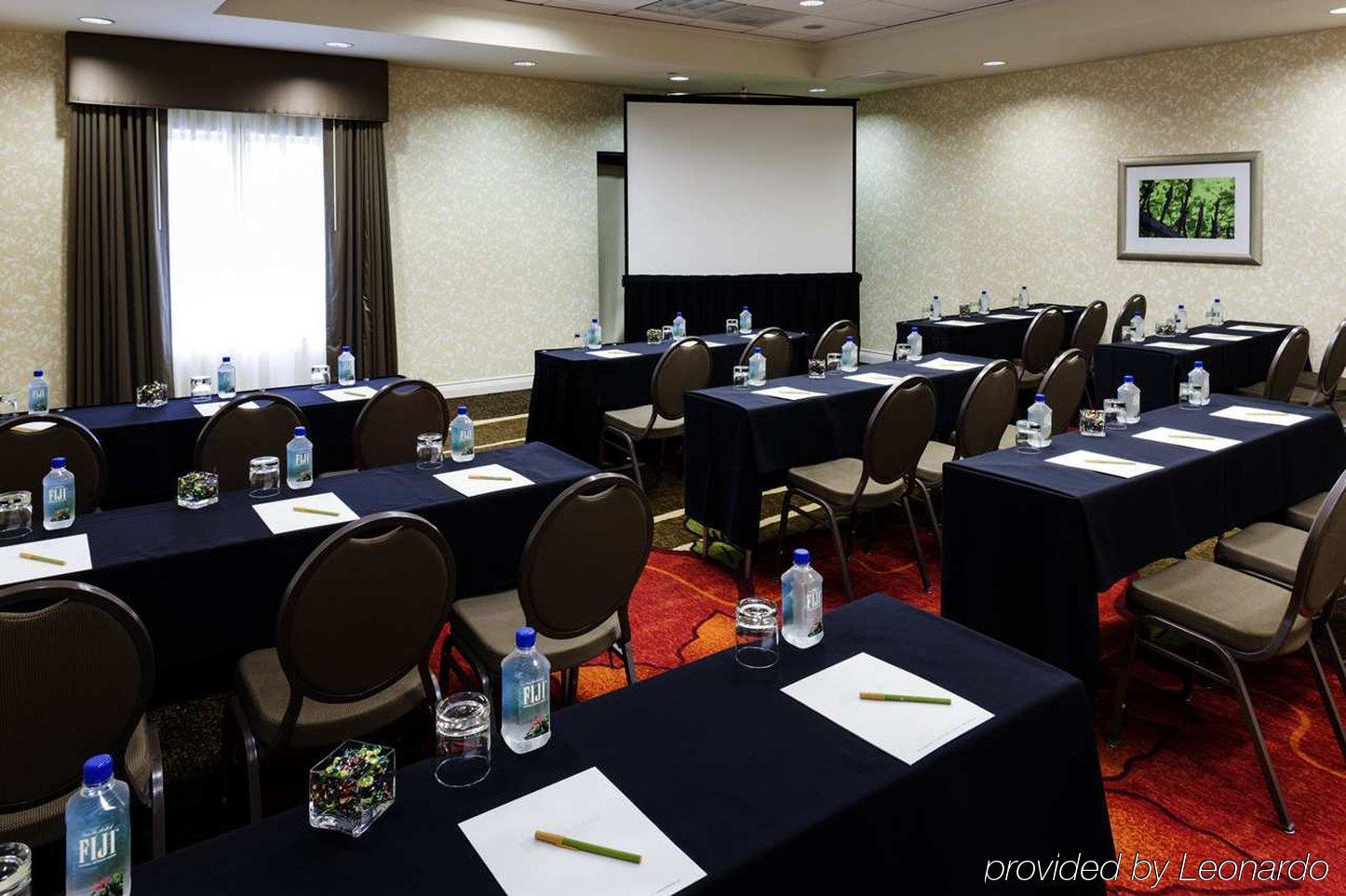 Hilton Garden Inn Dallas Луисвил Екстериор снимка