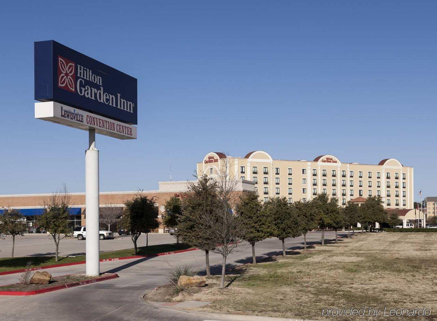Hilton Garden Inn Dallas Луисвил Екстериор снимка