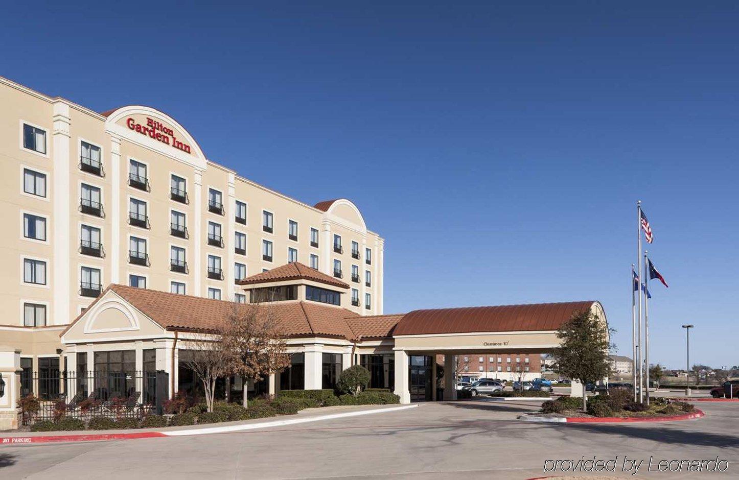 Hilton Garden Inn Dallas Луисвил Екстериор снимка