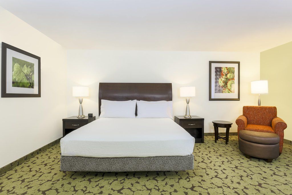 Hilton Garden Inn Dallas Луисвил Екстериор снимка